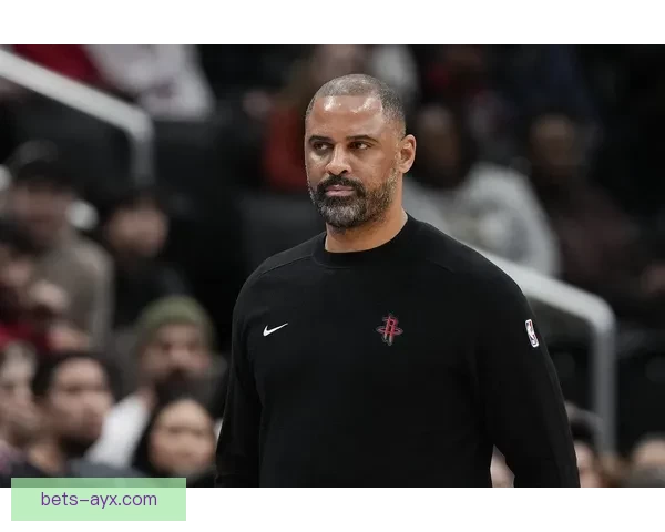 乌度卡透露范弗利特尚未参加对抗训练复出仍遥遥无期